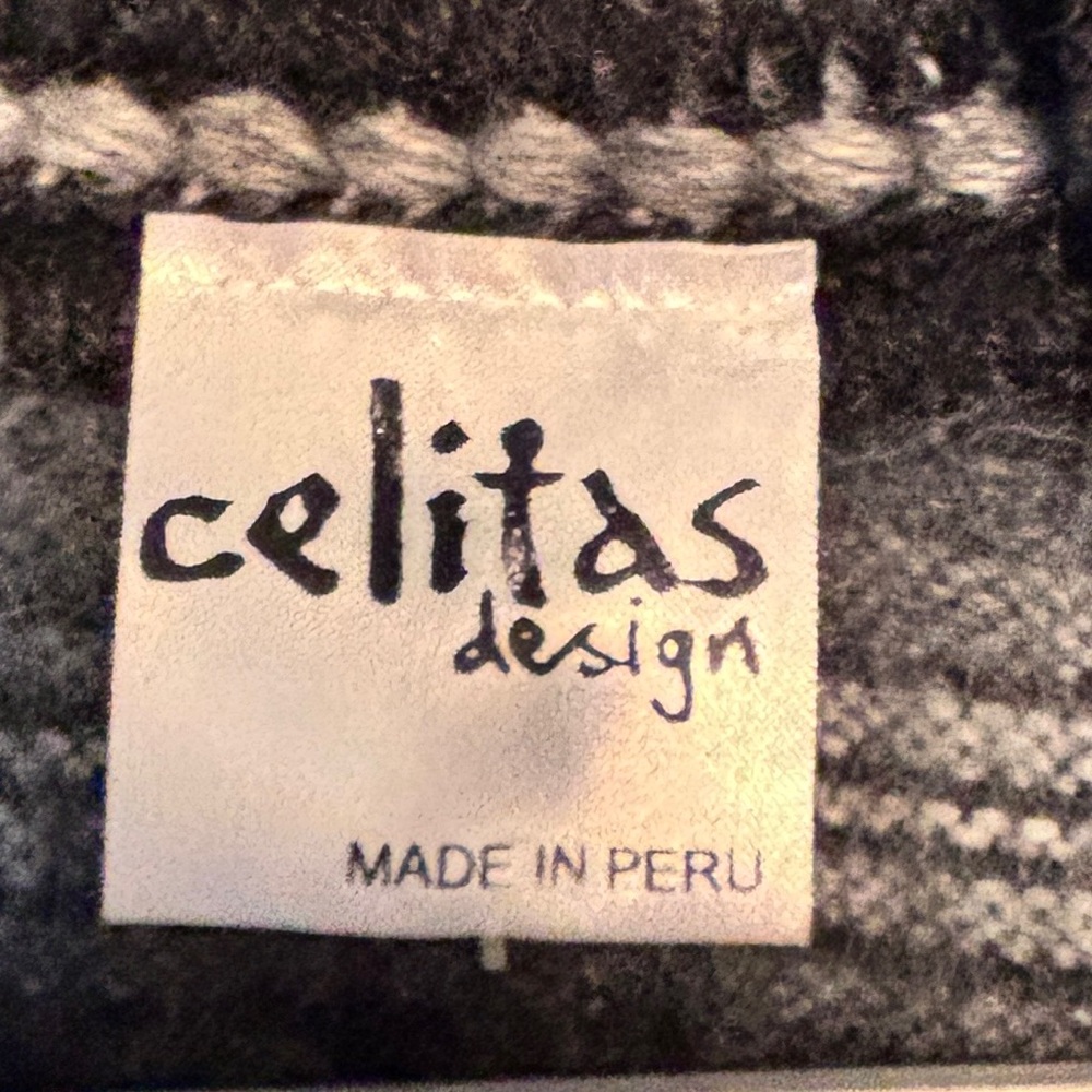 Celitas Design Alpaca Wool Elegant Black and Gray Women's Poncho Cape with Scarf - Picture 6 of 6